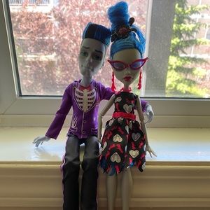 Monster High - Love's Not Dead Ghoulia & Slo Mo